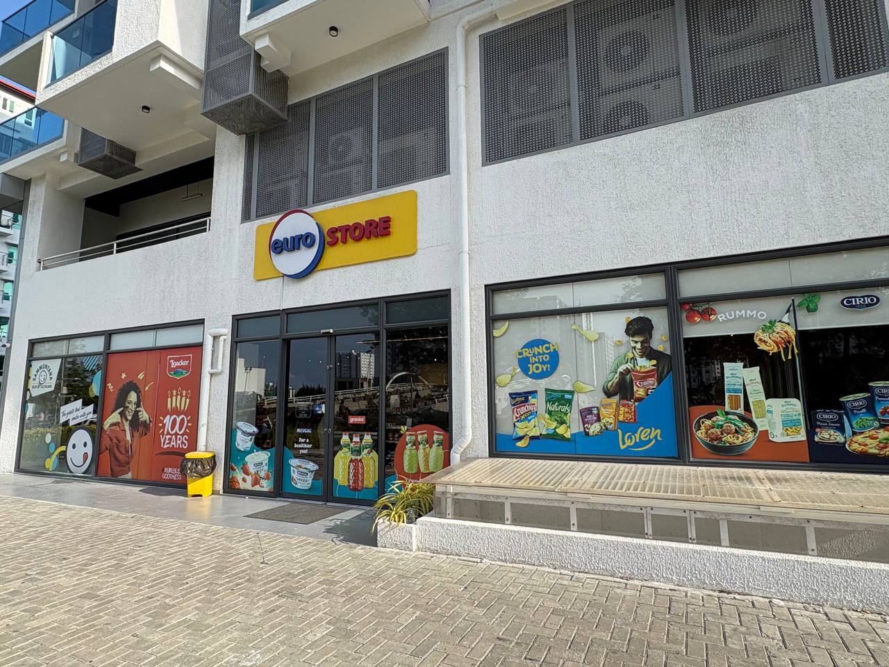 h.male-store.jpg