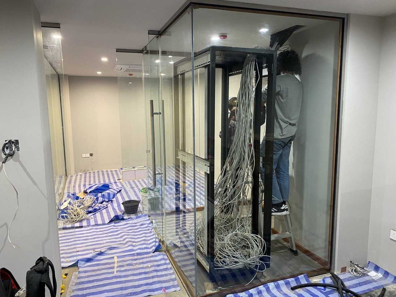 server-room-5.jpg